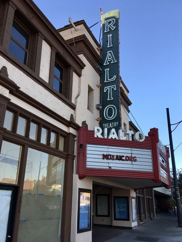 Rialto Theatre image. Click for full size.