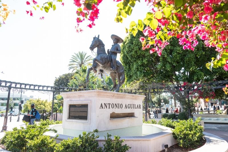 Antonio Aguilar Statue, Fountain, and Marker image. Click for full size.