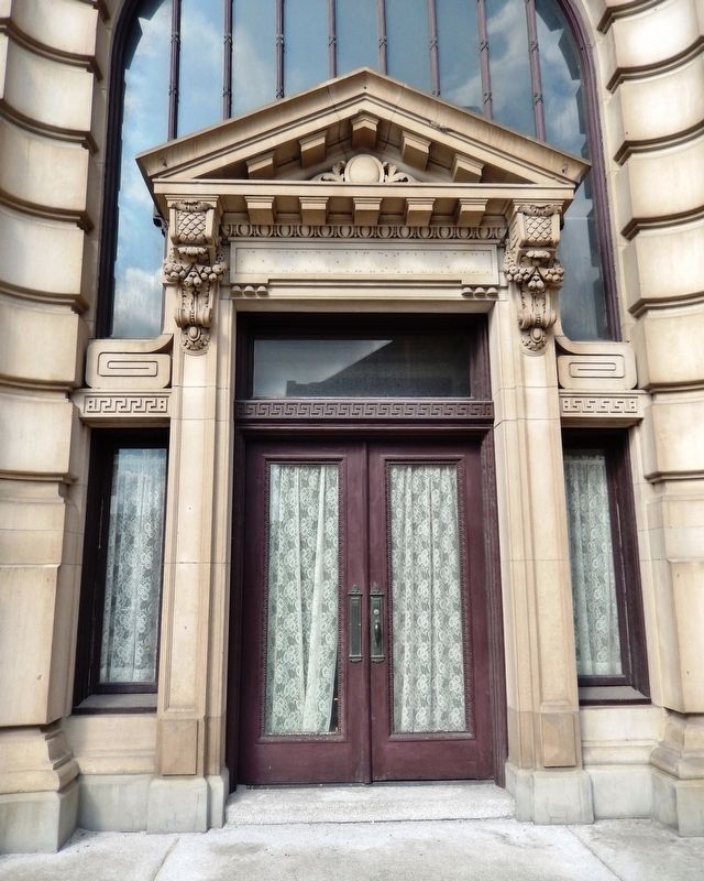 Dimeling Hotel (<i>east entrance</i>) image. Click for full size.
