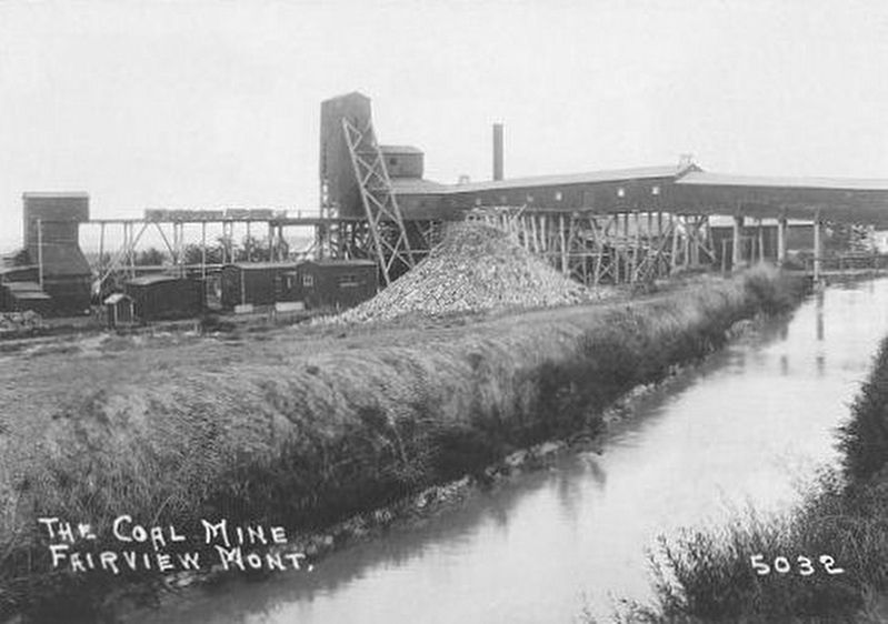 The Coal Mine, Fairview, Montana image. Click for full size.