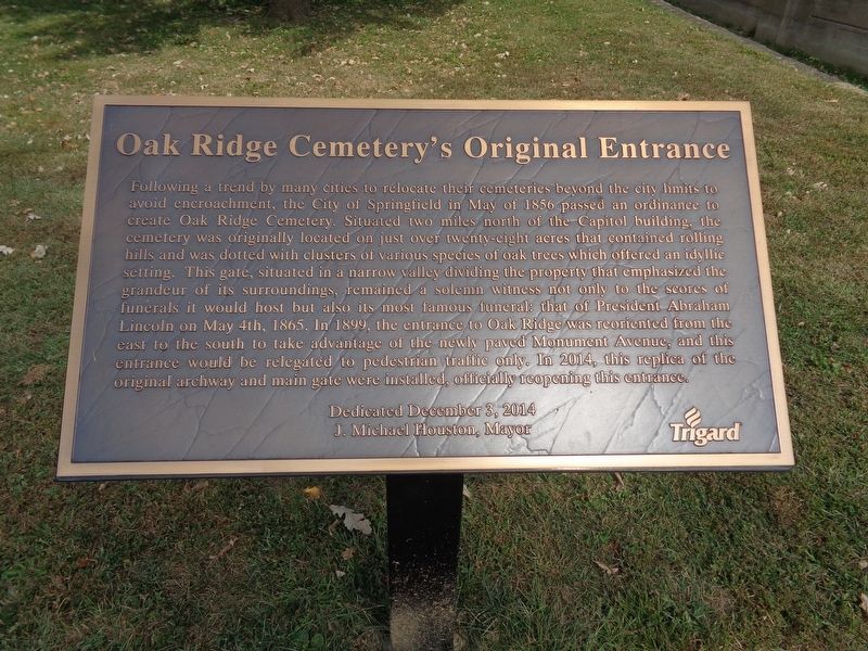 Oak Ridge Cemetery's Original Entrance Marker image. Click for full size.