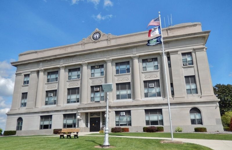 Fayette County Courthouse. Click for full size. Fayette County Courthouse image. Click for full size.