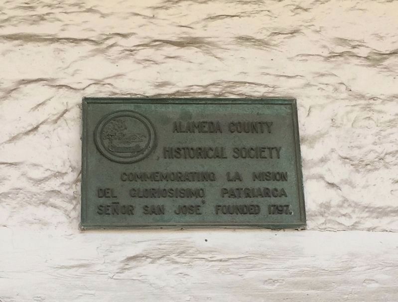 Alameda Historical Society plaque commemorating the founding of Mission San Jose image. Click for full size.
