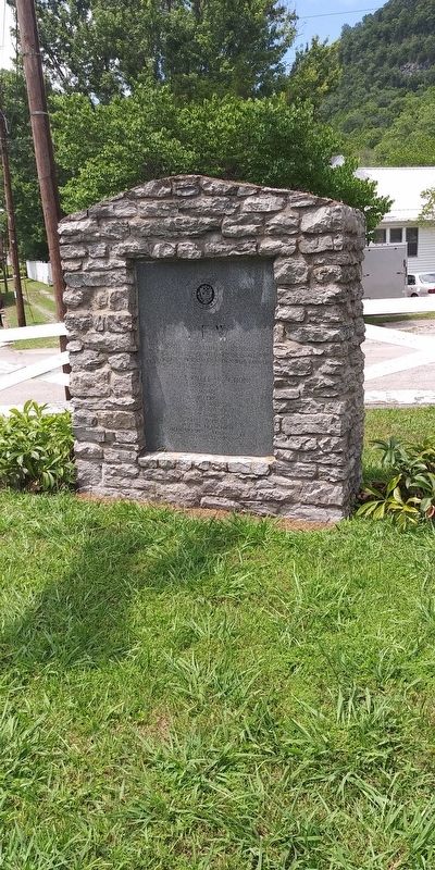 Cumberland Gap Veterans Memorial image. Click for full size.