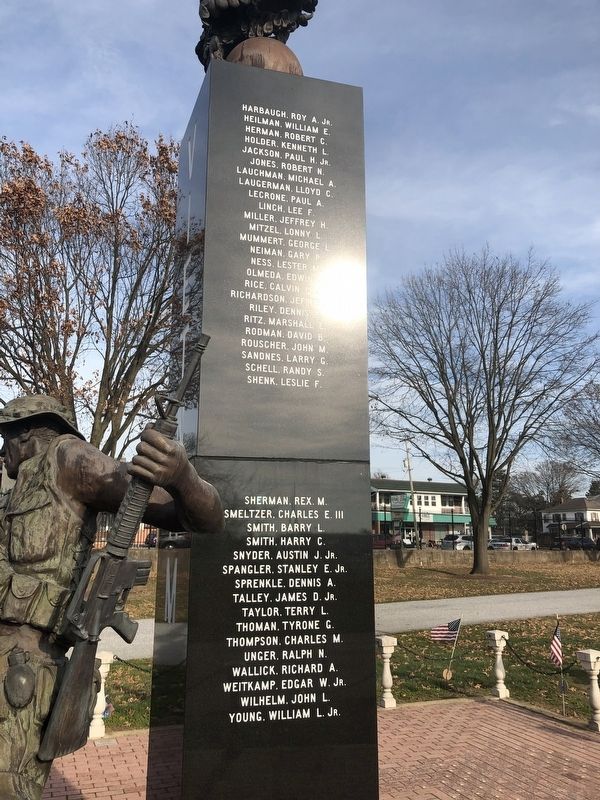 Vietnam Memorial image. Click for full size.