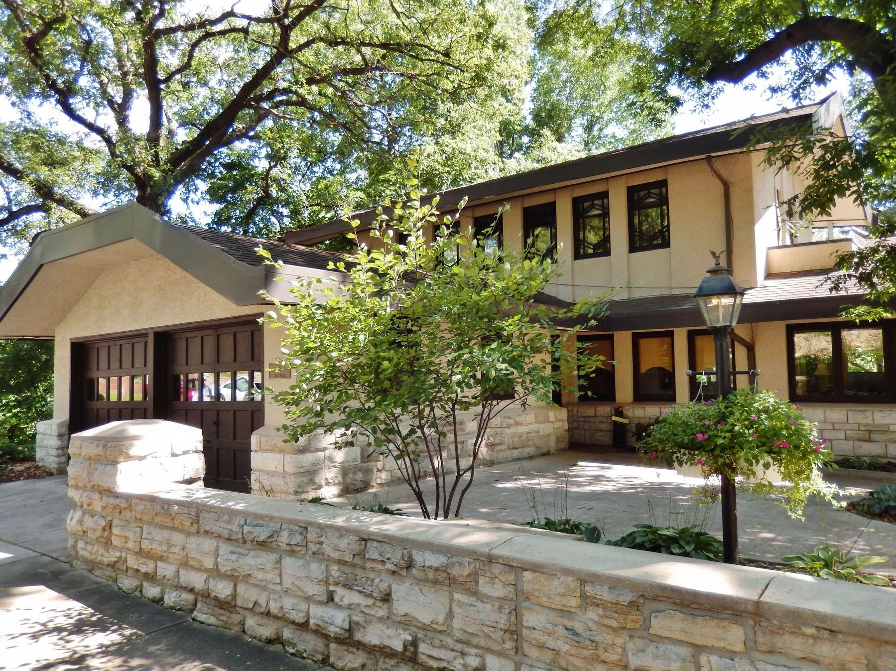 Harry D. Page House (<i>southwest elevation</i>) image. Click for full size.