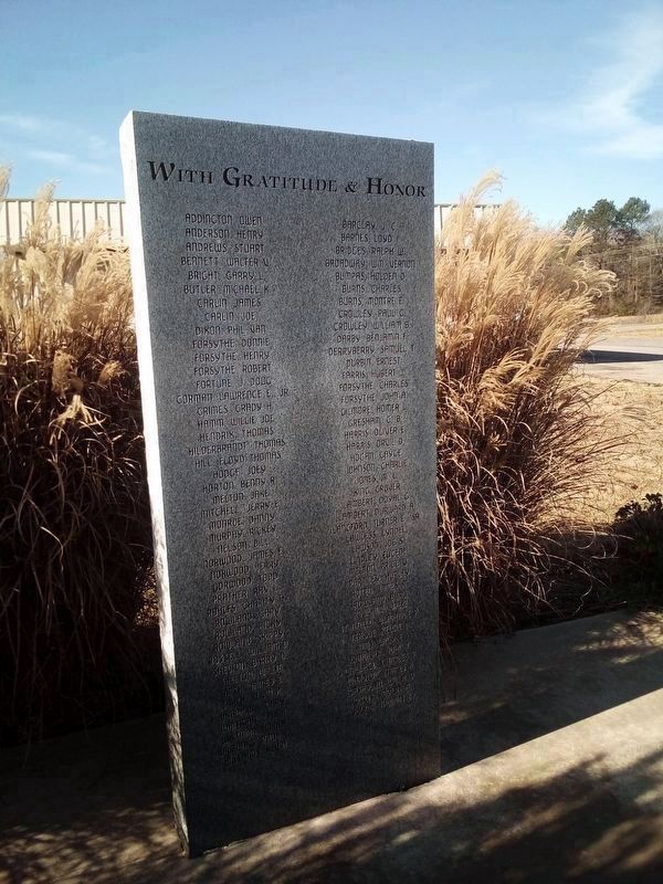 Marker to the Right. Click for full size. Marker to the Right image. Click for full size.
