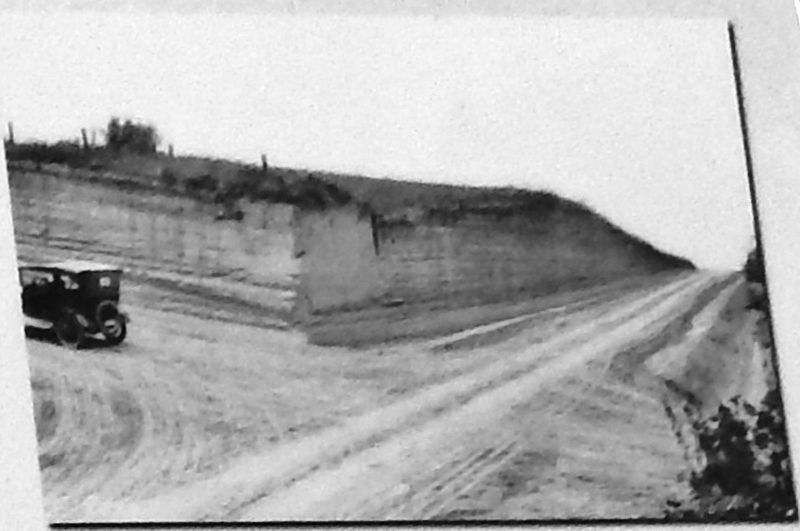 Marker detail: Dramatic road cut in Loess Hills on Lincoln Highway. Circa 1922-23. image. Click for full size.