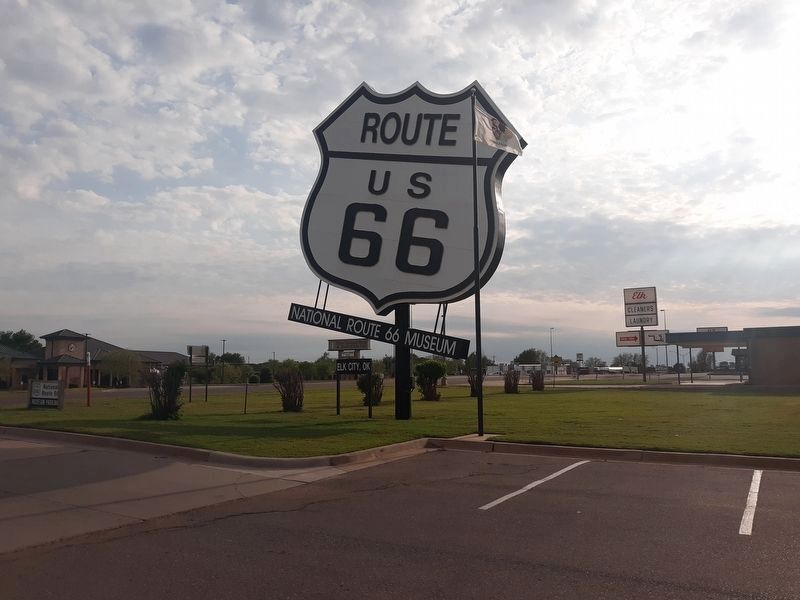 Nearby National Route 66 Museum Sign image. Click for full size.