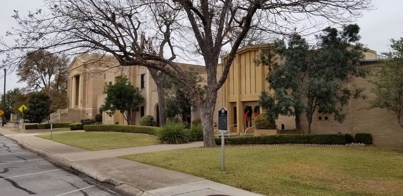 First Presbyterian Church of Kerrville and Marker. Click for full size. First Presbyterian Church of Kerrville and Marker image. Click for full size.