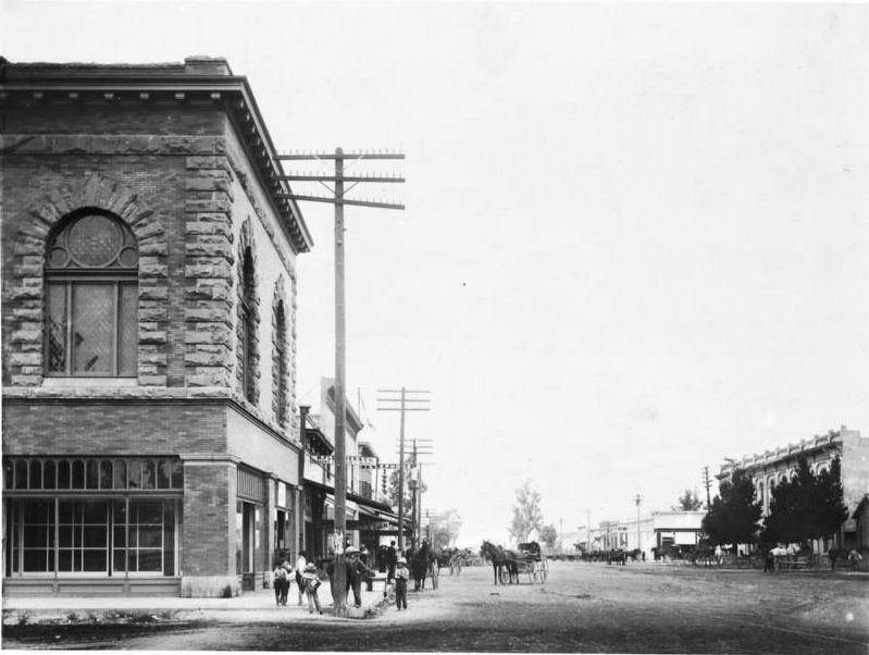 <i>Exterior view of the Masonic temple in Santa Maria</i> image. Click for full size.