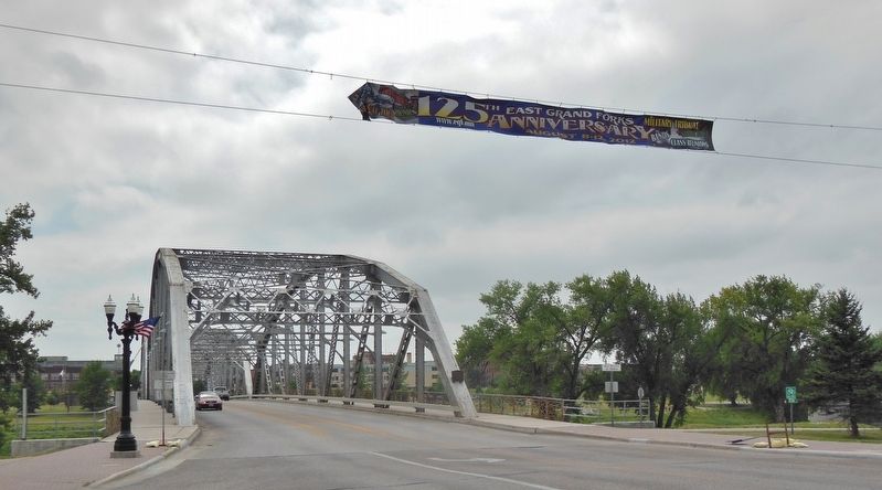 Sorlie Memorial Bridge (<i>Minnesota side</i>) image. Click for full size.