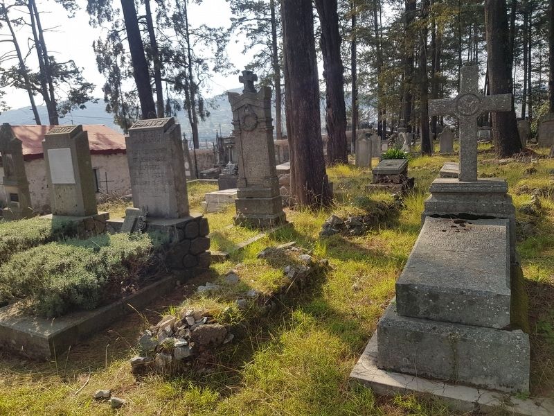 Nearby graves in the "English Cemetery" of Mineral del Monte image. Click for full size.
