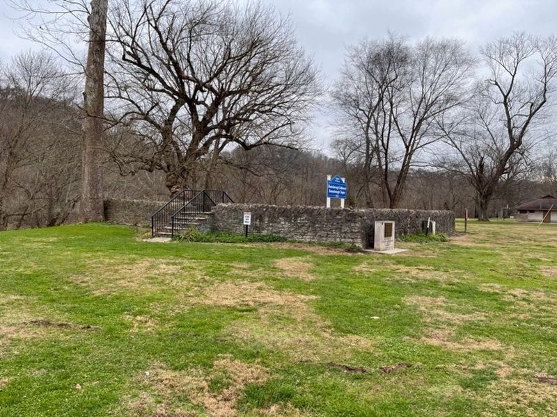 Orginal Site of the Old Fort image. Click for full size.
