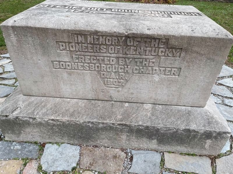 Front Side : Site of Fort Boonesbourgh 1775-1783 Marker. Click for full size. Front Side : Site of Fort Boonesbourgh 1775-1783 Marker image. Click for full size.