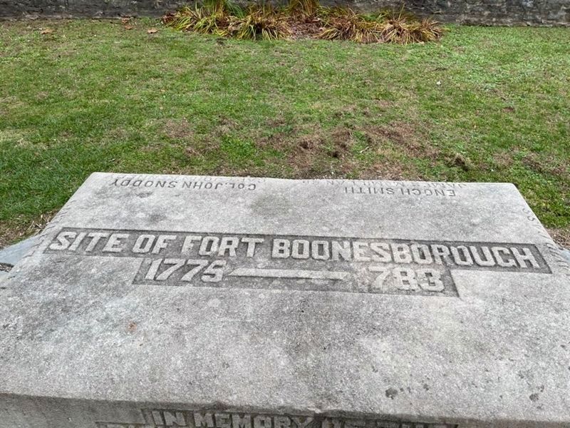 Top : Site of Fort Boonesbourgh 1775-1783 Marker image. Click for full size.