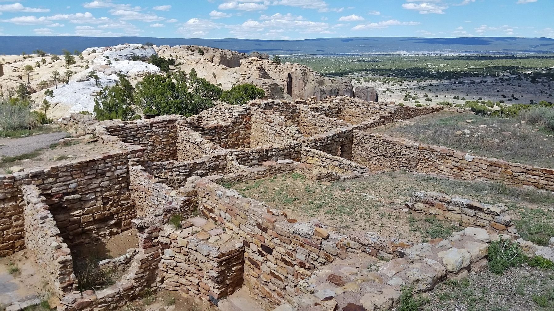 Atsinna Pueblo Ruins image. Click for full size.