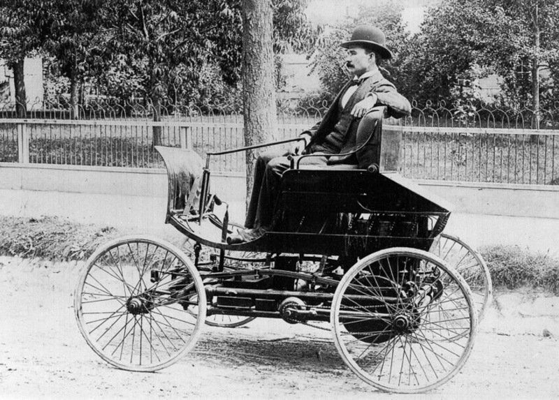 Elwood Hayes in his "Pioneer", the first commerially-produced gasoline-powered automobile image. Click for full size.