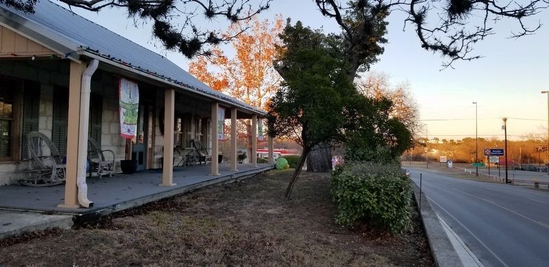 The Schmidtke-Callahan House is about 6 feet higher than the highway below. Click for full size. The Schmidtke-Callahan House is about 6 feet higher than the highway below image. Click for full size.