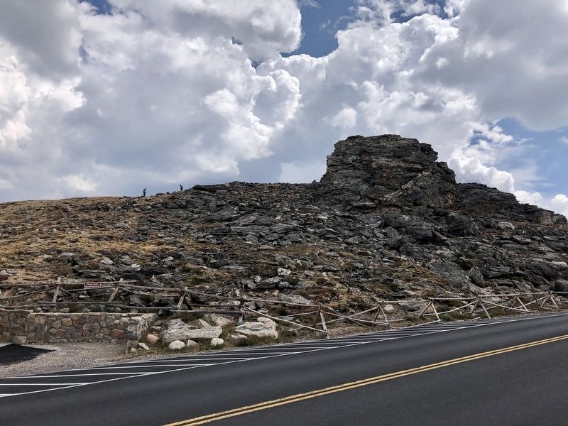 Section of Trail Ridge Road at Rock Cut image. Click for full size.