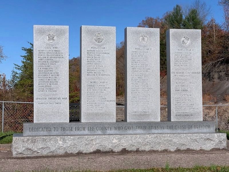 Lee County Veterans Memorial image. Click for full size.