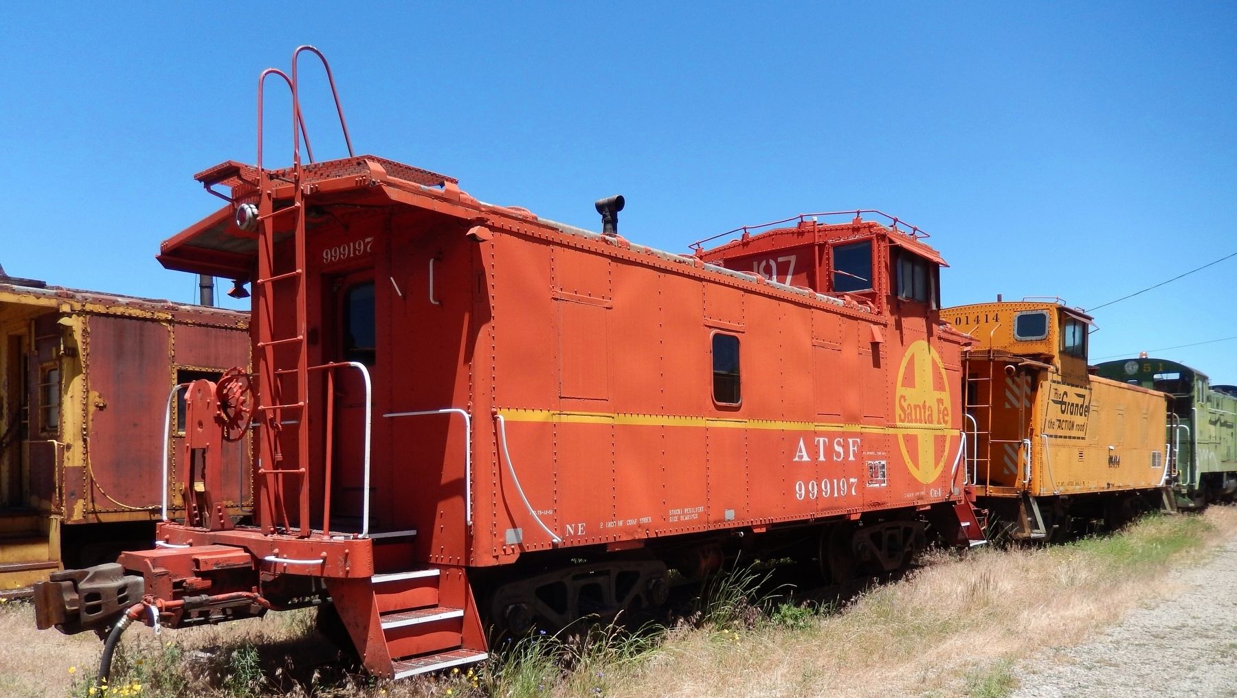 Atchison, Topeka & Santa Fe Caboose #999197 image. Click for full size.