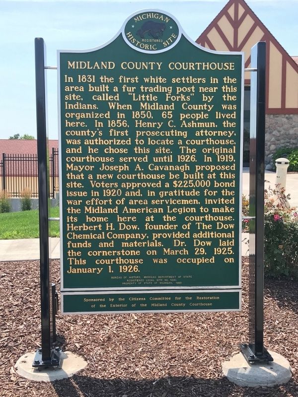 Midland County Courthouse Marker, Side One image. Click for full size.
