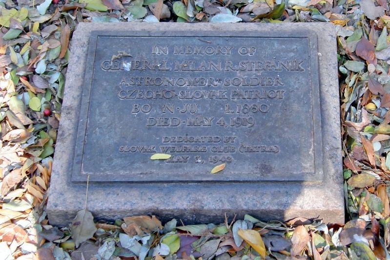 General Milan Stefanik plaque image. Click for full size.