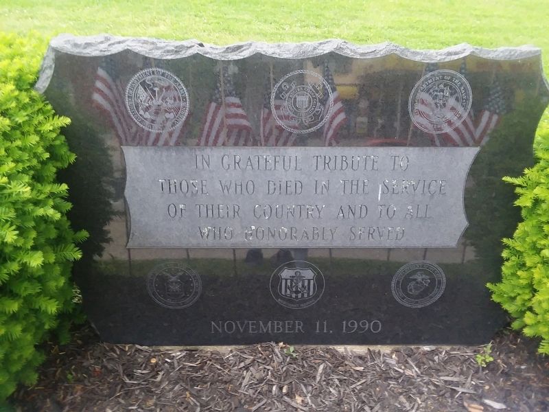 Smethport Veterans Memorial image. Click for full size.