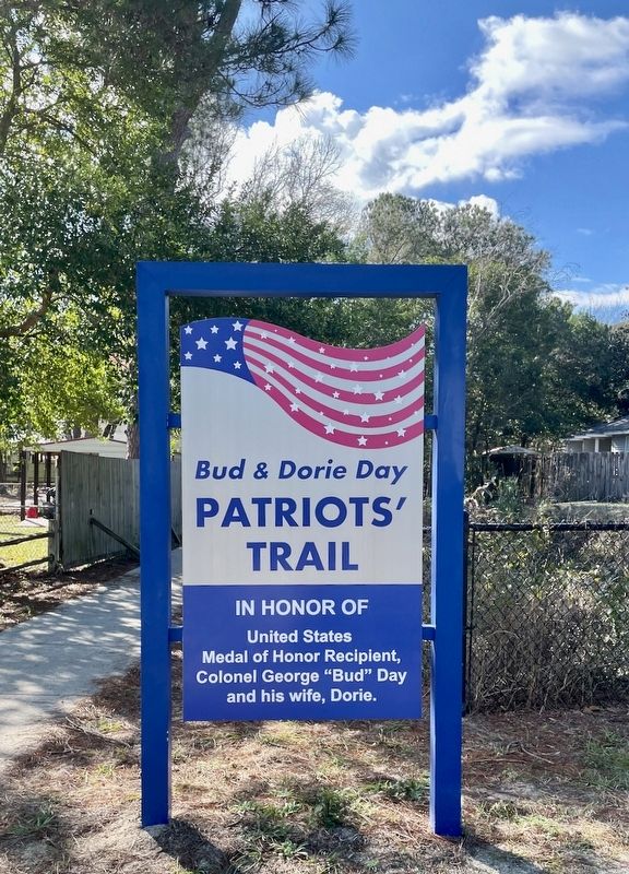 Bud & Dorie Day Patriots' Trail image. Click for full size.