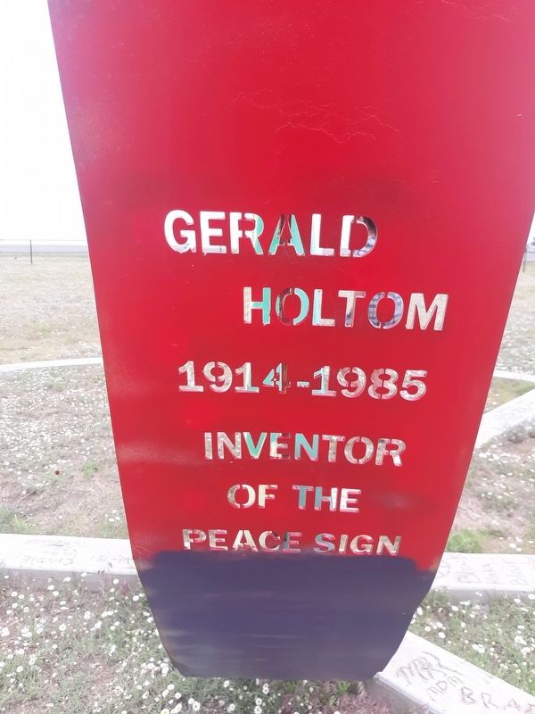 Gerald Holtom Marker. Click for full size. Gerald Holtom Marker image. Click for full size.