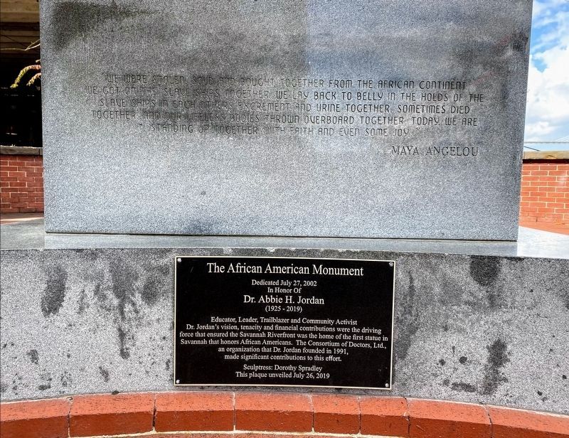 Tablet below the main inscription on the monument's front image. Click for full size.