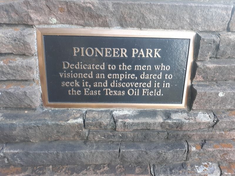 Pioneer Park dedication tablet image. Click for full size.