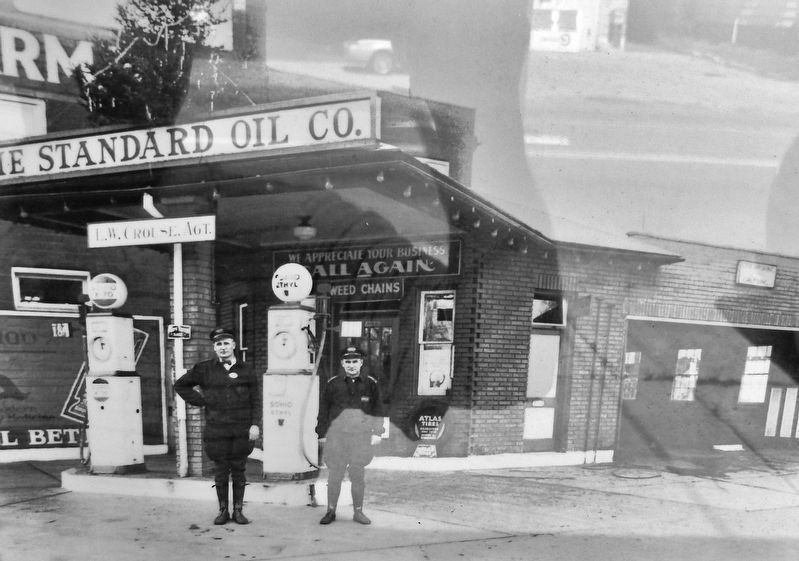 Minerva's First Gas Station image. Click for full size.