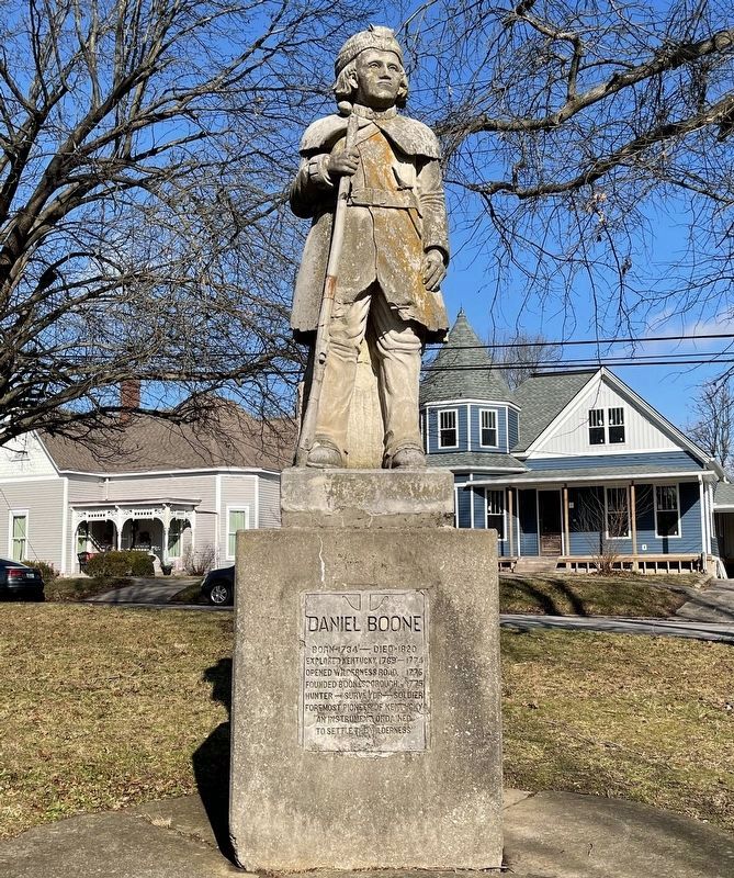Daniel Boone Marker and Statue image. Click for full size.