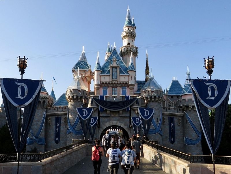 Disneyland�s Sleeping Beauty Castle image. Click for full size.