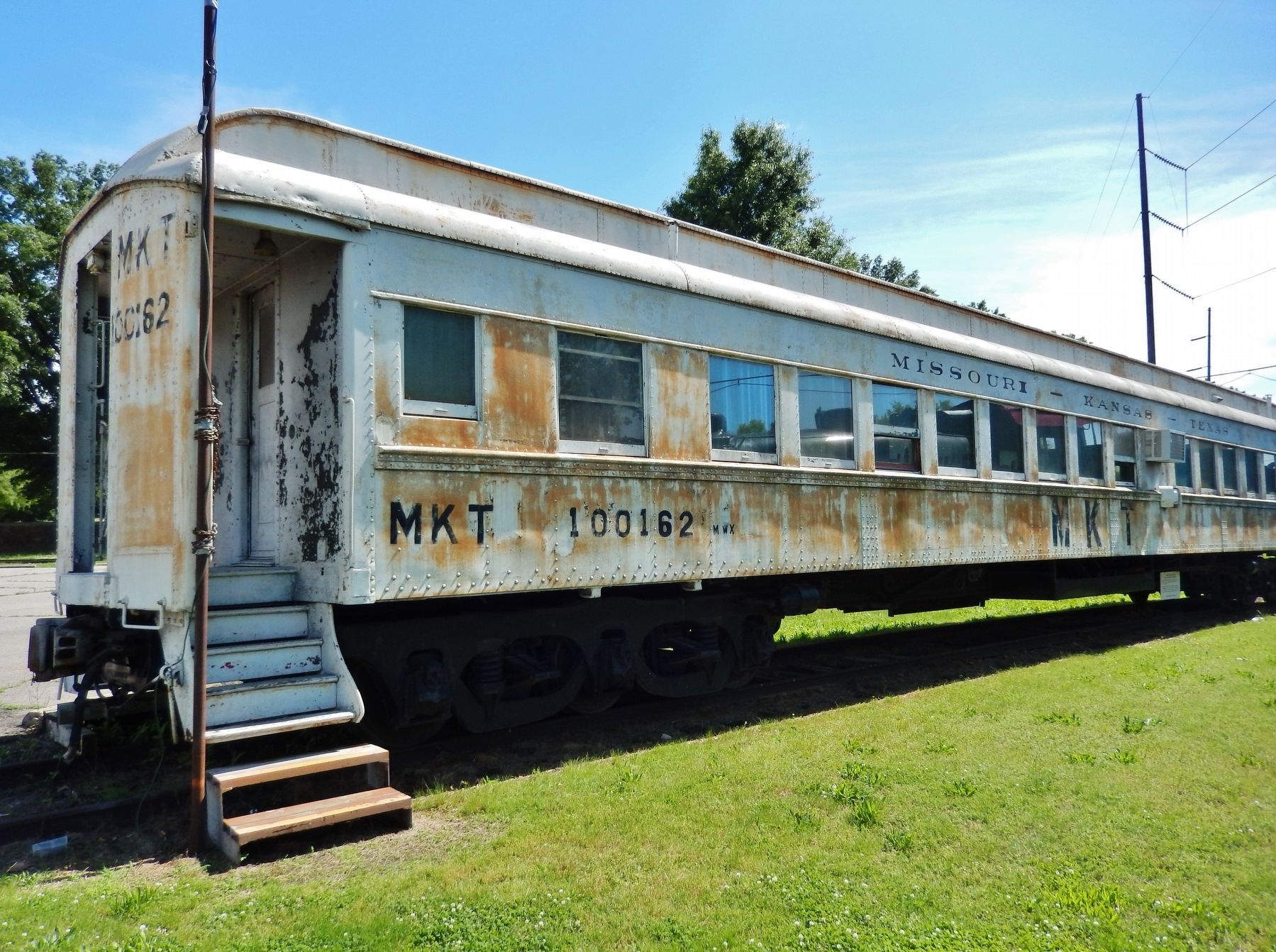 Missouri Kansas and Texas 100162 Diner Bunk Car. Click for full size. Missouri Kansas and Texas 100162 Diner Bunk Car image. Click for full size.