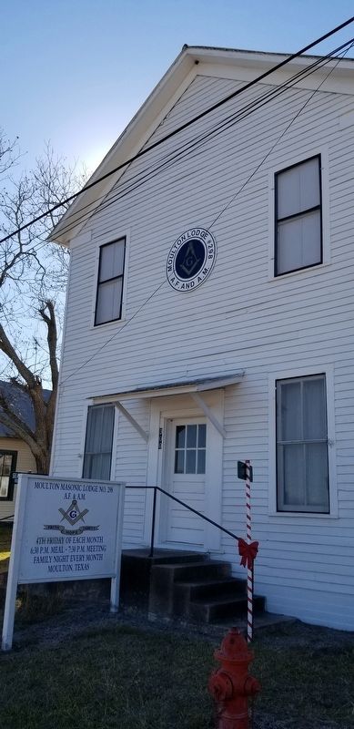 Front of the Moulton Masonic Lodge. Click for full size. Front of the Moulton Masonic Lodge image. Click for full size.