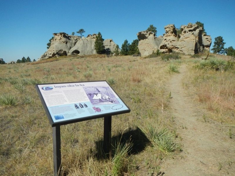 Inyan-oka-la-ka Marker and Medicine Rocks image. Click for full size.
