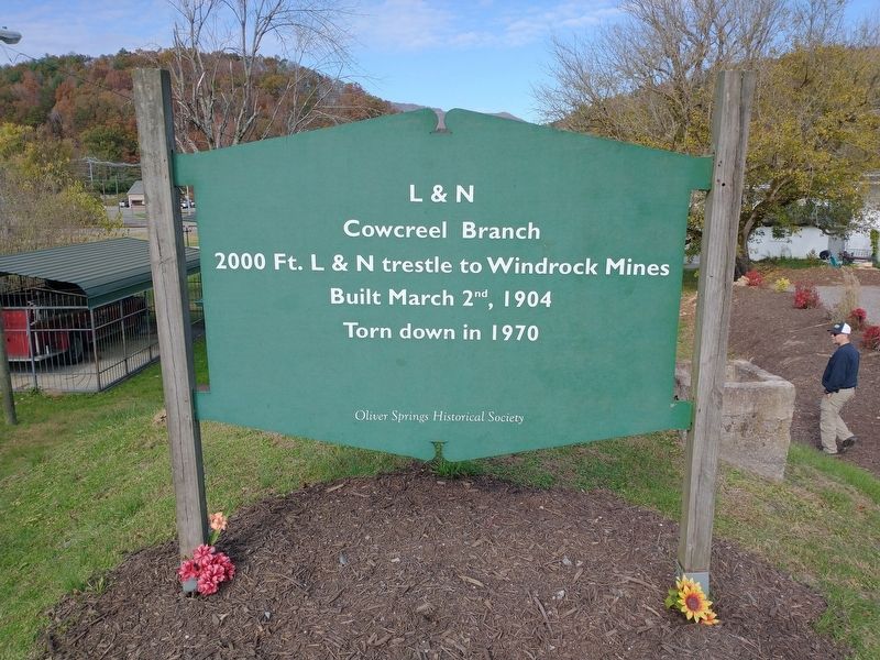 L&N Cowcreel Branch Marker image. Click for full size.