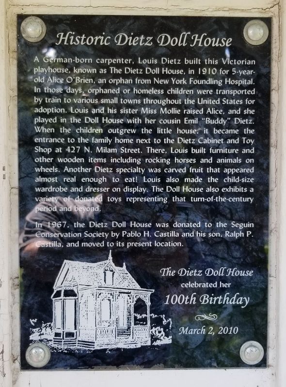 Historic Dietz Doll House Marker image. Click for full size.