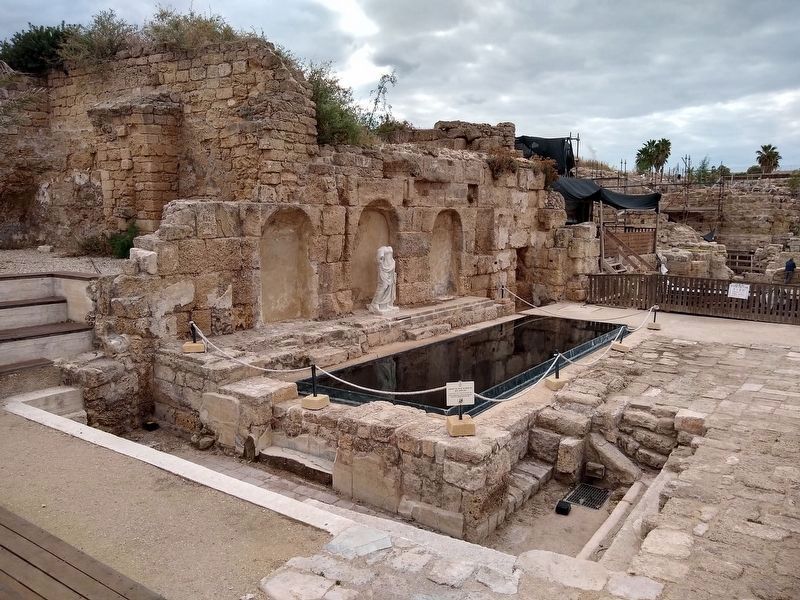 The Caesarea Nymphaeum image. Click for full size.