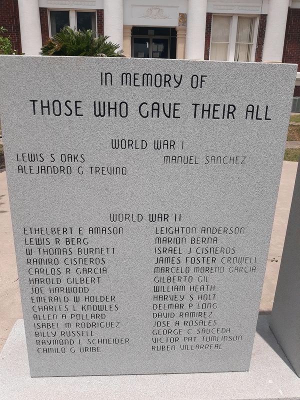 Willacy County War Memorial - World Wars I and II image. Click for full size.