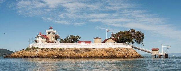 Panoramic view of East Brother Island Light Station image. Click for full size.