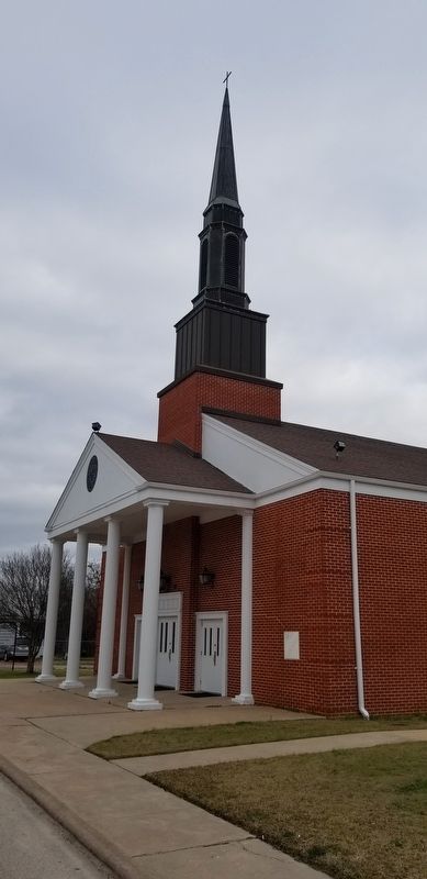 First Baptist Church of Groesbeck image. Click for full size.