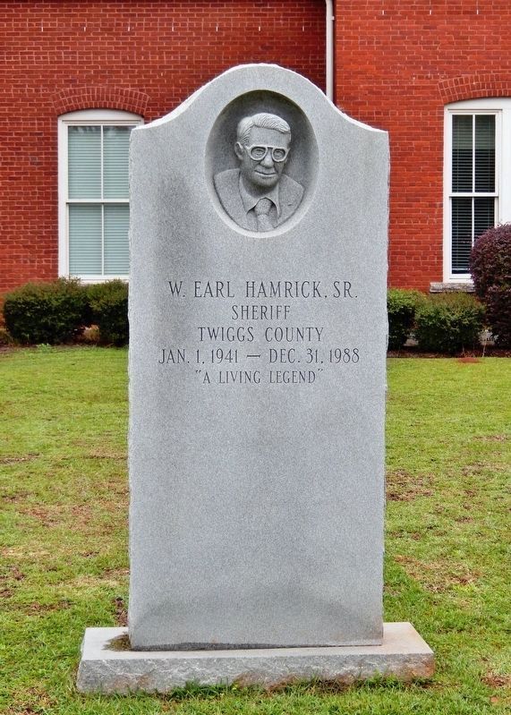 W. Earl Hamrick, Sr. Memorial image. Click for full size.