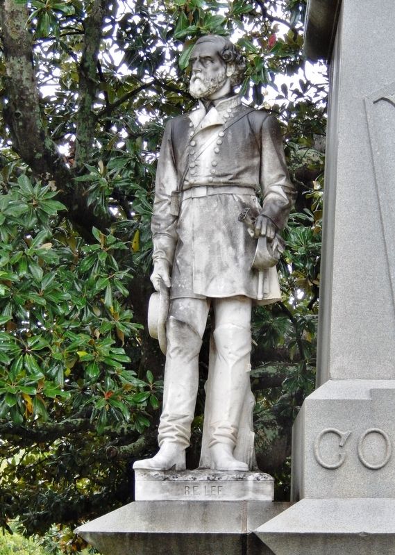 Robert E. Lee Statue image. Click for full size.