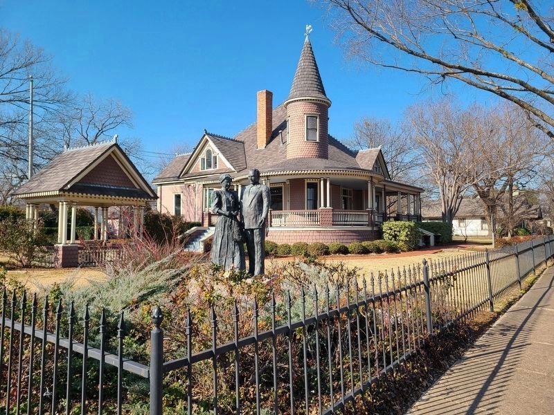 Thomas and Mattie Brown House and Marker, to the far right image. Click for full size.