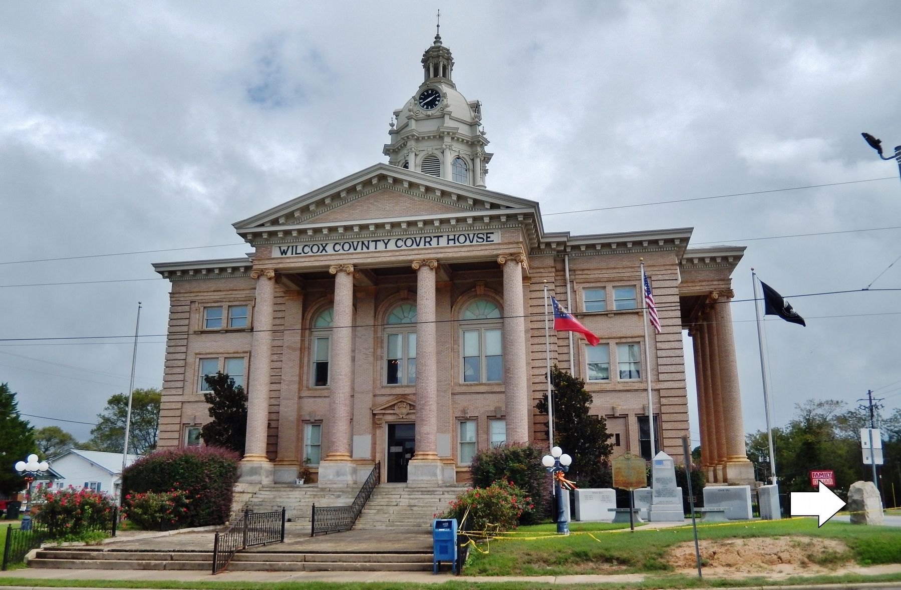 Wilcox County Courthouse. Click for full size. Wilcox County Courthouse image. Click for full size.