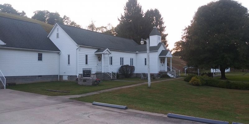The West Warren Baptist Church and Marker image. Click for full size.